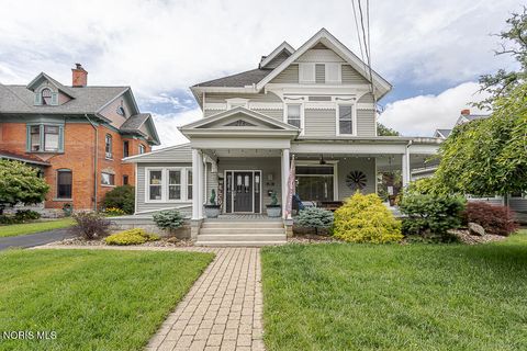 Photo of 213 W Buckeye Street, Clyde, OH 43410 (MLS # 10009319)
