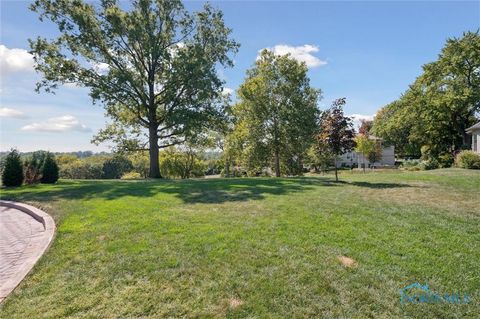 Photo of 115 Riverside Drive, Maumee, OH 43537 (MLS # 6135930)