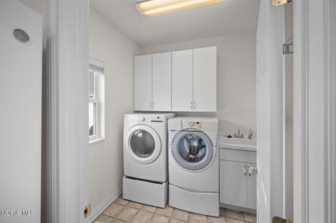 Tiny photo for 7372 Harbour Light Court, Maumee, OH 43537 (MLS # 10006447)