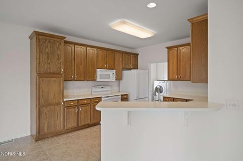 Tiny photo for 7372 Harbour Light Court, Maumee, OH 43537 (MLS # 10006447)