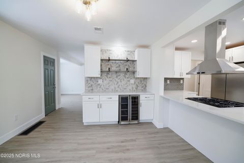 Tiny photo for 2227 Rood Street, Toledo, OH 43613 (MLS # 10002232)