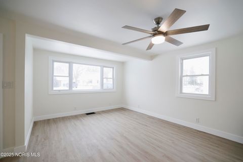 Tiny photo for 2227 Rood Street, Toledo, OH 43613 (MLS # 10002232)