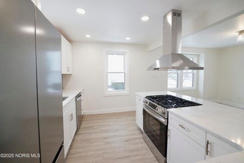 Tiny photo for 2227 Rood Street, Toledo, OH 43613 (MLS # 10002232)