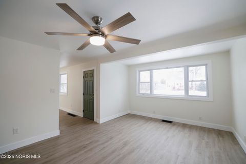 Tiny photo for 2227 Rood Street, Toledo, OH 43613 (MLS # 10002232)