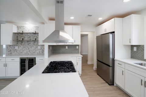 Tiny photo for 2227 Rood Street, Toledo, OH 43613 (MLS # 10002232)