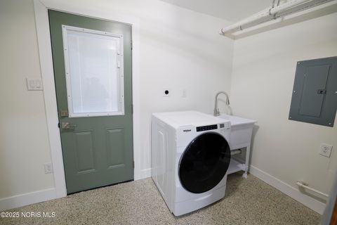 Tiny photo for 2227 Rood Street, Toledo, OH 43613 (MLS # 10002232)