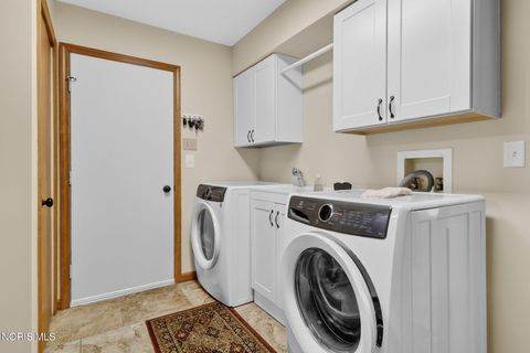 Tiny photo for 4819 Whitebirch Court, Sylvania, OH 43560 (MLS # 10006226)