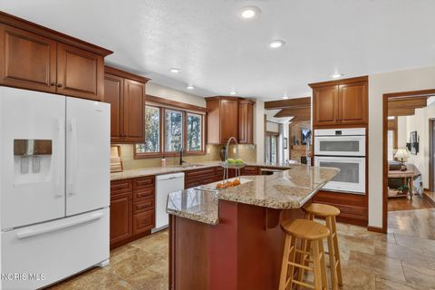 Tiny photo for 4819 Whitebirch Court, Sylvania, OH 43560 (MLS # 10006226)