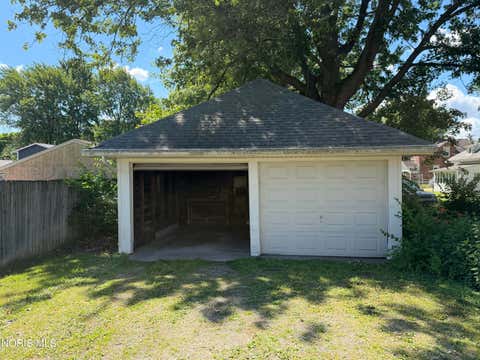 Tiny photo for 2302 Tremainsville Road, Toledo, OH 43613 (MLS # 10009510)