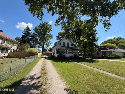 Tiny photo for 2302 Tremainsville Road, Toledo, OH 43613 (MLS # 10009510)