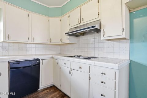 Tiny photo for 1206 Woodrow Wilson Drive, Fostoria, OH 44830 (MLS # 10005545)