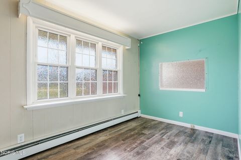 Tiny photo for 1206 Woodrow Wilson Drive, Fostoria, OH 44830 (MLS # 10005545)