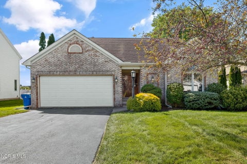 Photo of 7235 Twin Lakes Road, Perrysburg, OH 43551 (MLS # 10013171)