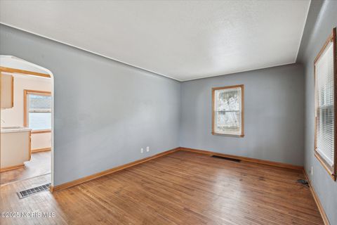 Tiny photo for 904 Annabelle Drive, Toledo, OH 43612 (MLS # 10002016)