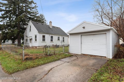 Tiny photo for 904 Annabelle Drive, Toledo, OH 43612 (MLS # 10002016)