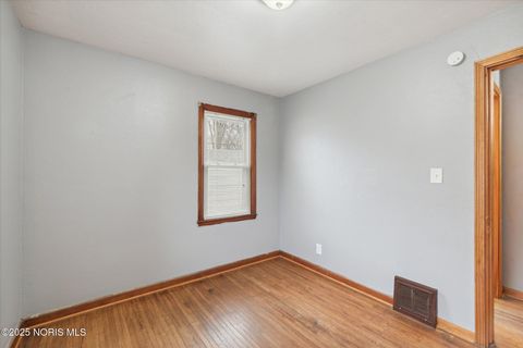 Tiny photo for 904 Annabelle Drive, Toledo, OH 43612 (MLS # 10002016)