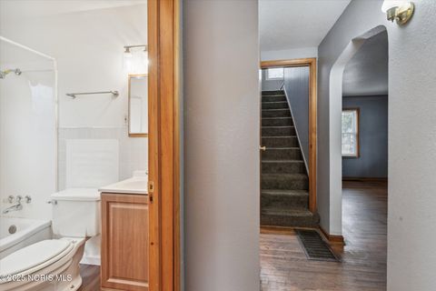 Tiny photo for 904 Annabelle Drive, Toledo, OH 43612 (MLS # 10002016)