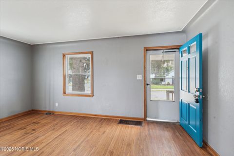 Tiny photo for 904 Annabelle Drive, Toledo, OH 43612 (MLS # 10002016)