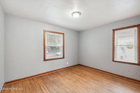 Tiny photo for 904 Annabelle Drive, Toledo, OH 43612 (MLS # 10002016)