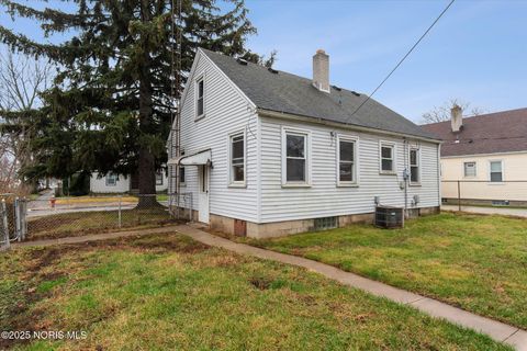 Tiny photo for 904 Annabelle Drive, Toledo, OH 43612 (MLS # 10002016)
