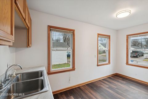 Tiny photo for 904 Annabelle Drive, Toledo, OH 43612 (MLS # 10002016)