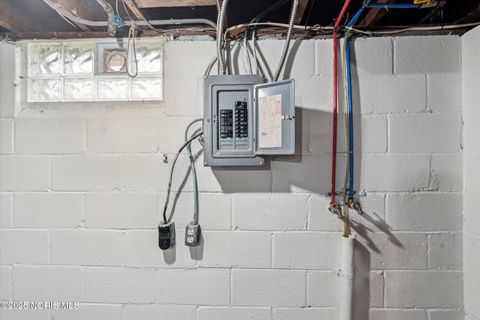 Tiny photo for 904 Annabelle Drive, Toledo, OH 43612 (MLS # 10002016)