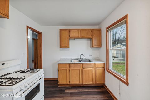 Tiny photo for 904 Annabelle Drive, Toledo, OH 43612 (MLS # 10002016)