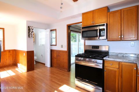 Tiny photo for 3511 Burton Avenue, Toledo, OH 43612 (MLS # 10000269)