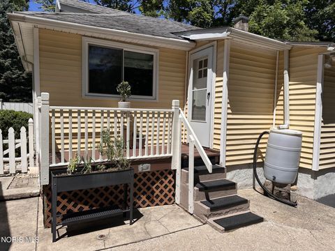Tiny photo for 2625 Westbrook Drive, Toledo, OH 43613 (MLS # 10009109)