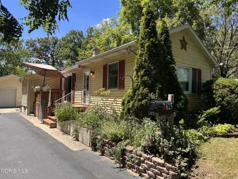 Homes For Sale - 2625 Westbrook Drive<br/> Toledo, OH 43613