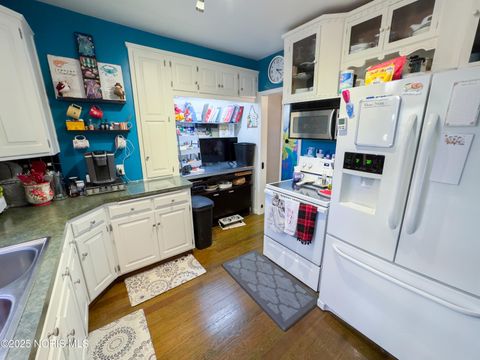 Tiny photo for 2235 Meadowwood Drive, Toledo, OH 43606 (MLS # 10001172)