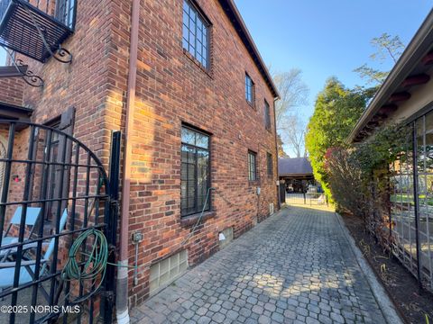 Tiny photo for 2235 Meadowwood Drive, Toledo, OH 43606 (MLS # 10001172)