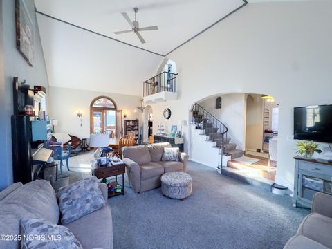 Tiny photo for 2235 Meadowwood Drive, Toledo, OH 43606 (MLS # 10001172)