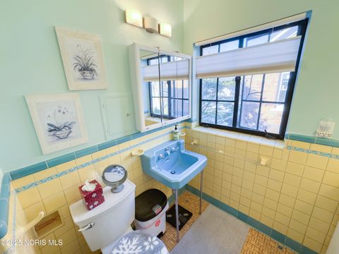 Tiny photo for 2235 Meadowwood Drive, Toledo, OH 43606 (MLS # 10001172)