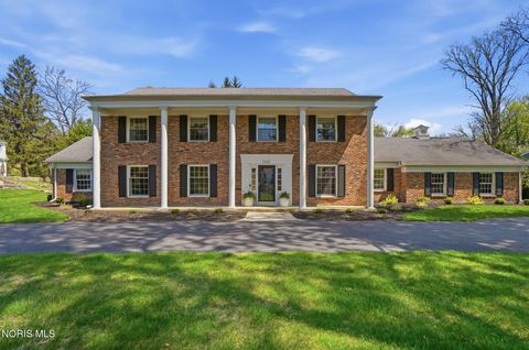 2442 Brookview Drive Ottawa Hills OH 43615