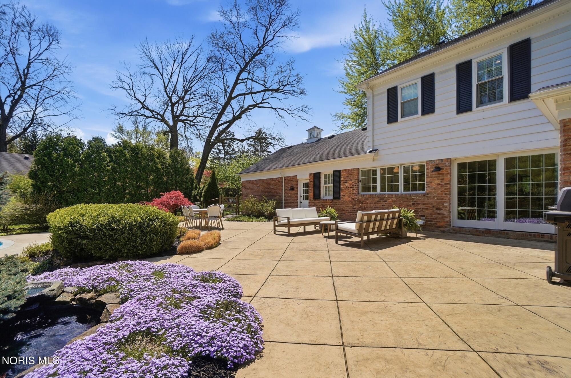 2442 Brookview Drive