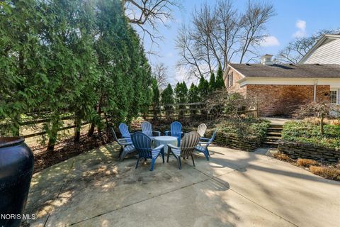 Tiny photo for 2442 Brookview Drive, Ottawa Hills, OH 43615 (MLS # 10005204)