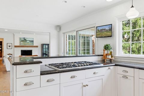 Tiny photo for 2442 Brookview Drive, Ottawa Hills, OH 43615 (MLS # 10005204)