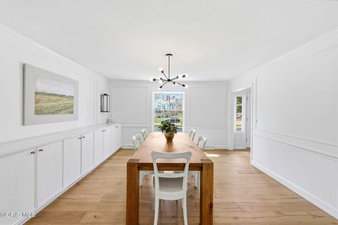 Tiny photo for 2442 Brookview Drive, Ottawa Hills, OH 43615 (MLS # 10005204)