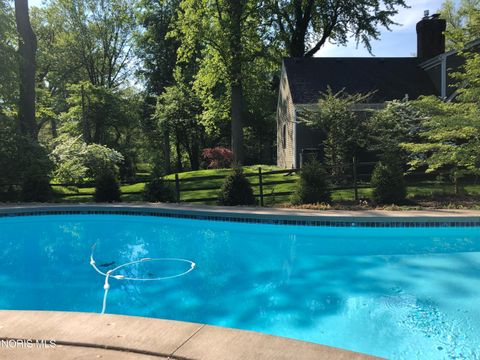 Tiny photo for 2442 Brookview Drive, Ottawa Hills, OH 43615 (MLS # 10005204)