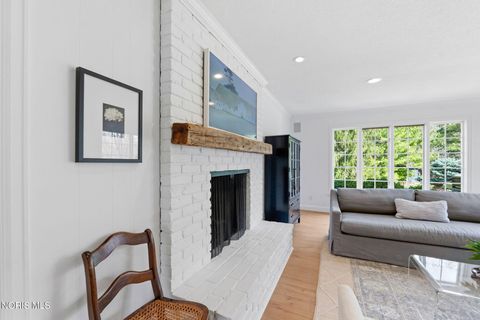 Tiny photo for 2442 Brookview Drive, Ottawa Hills, OH 43615 (MLS # 10005204)