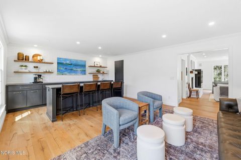 Tiny photo for 2442 Brookview Drive, Ottawa Hills, OH 43615 (MLS # 10005204)