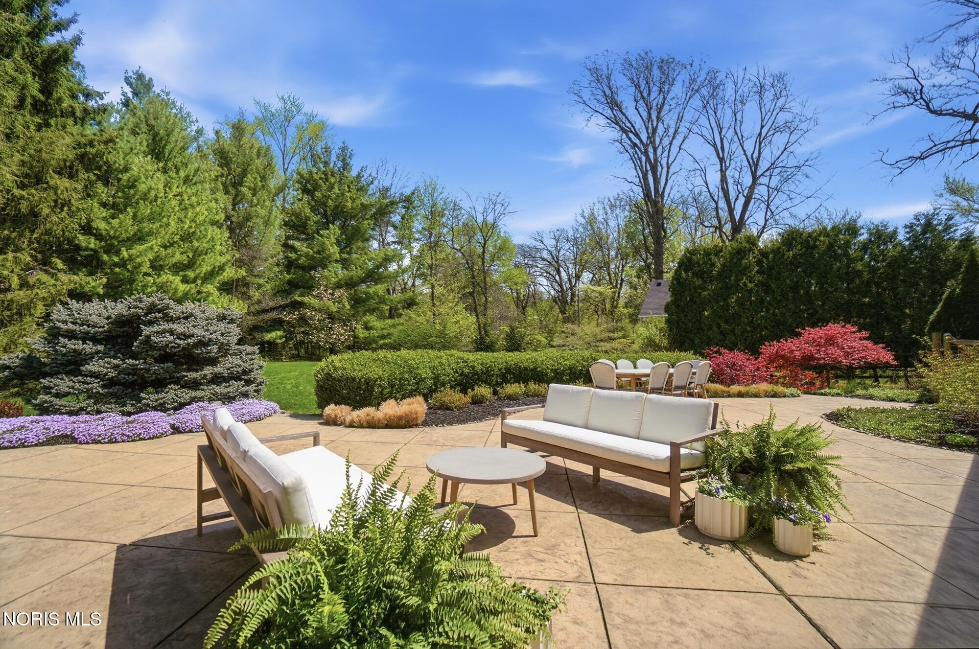 2442 Brookview Drive