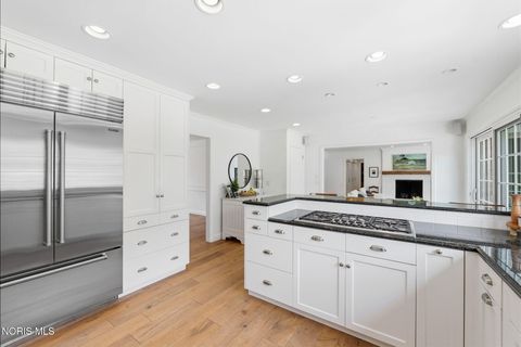 Tiny photo for 2442 Brookview Drive, Ottawa Hills, OH 43615 (MLS # 10005204)