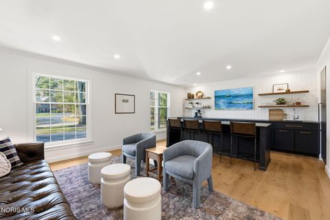 Tiny photo for 2442 Brookview Drive, Ottawa Hills, OH 43615 (MLS # 10005204)