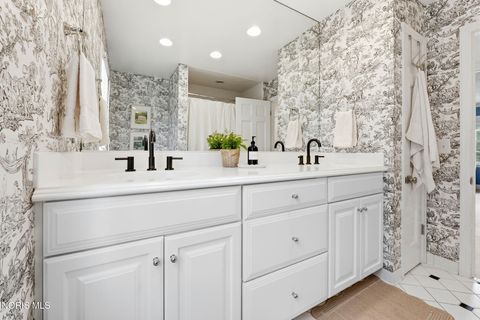 Tiny photo for 2442 Brookview Drive, Ottawa Hills, OH 43615 (MLS # 10005204)