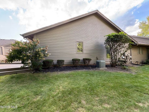 Tiny photo for 6744 Carrietowne Lane, Toledo, OH 43617 (MLS # 10012807)