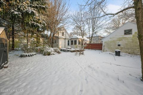 Tiny photo for 1821 Stahlwood Avenue, Toledo, OH 43613 (MLS # 10002421)