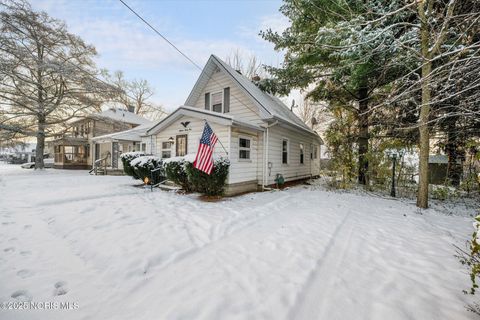 Tiny photo for 1821 Stahlwood Avenue, Toledo, OH 43613 (MLS # 10002421)