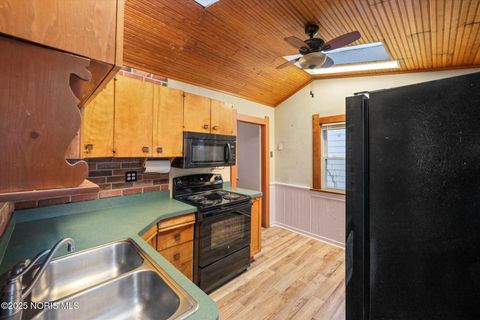 Tiny photo for 1821 Stahlwood Avenue, Toledo, OH 43613 (MLS # 10002421)